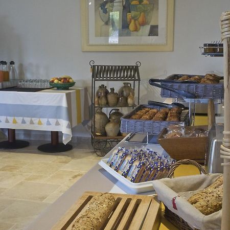 Hotel Les Oliviers Файенс Екстериор снимка