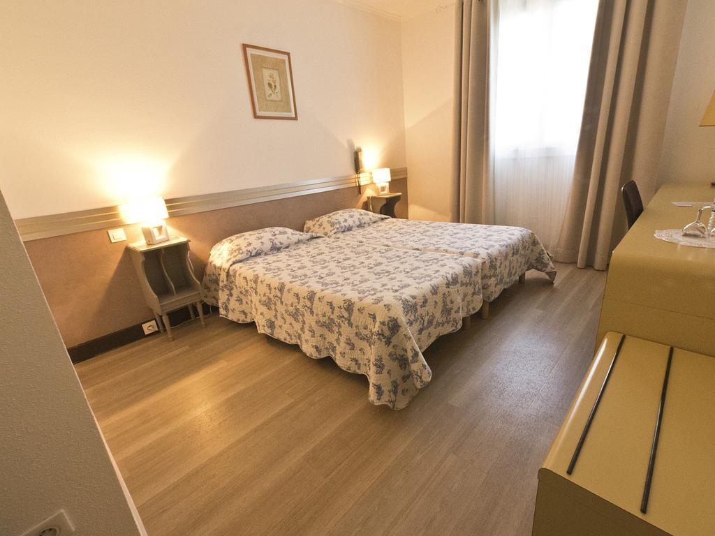 Hotel Les Oliviers Файенс Стая снимка