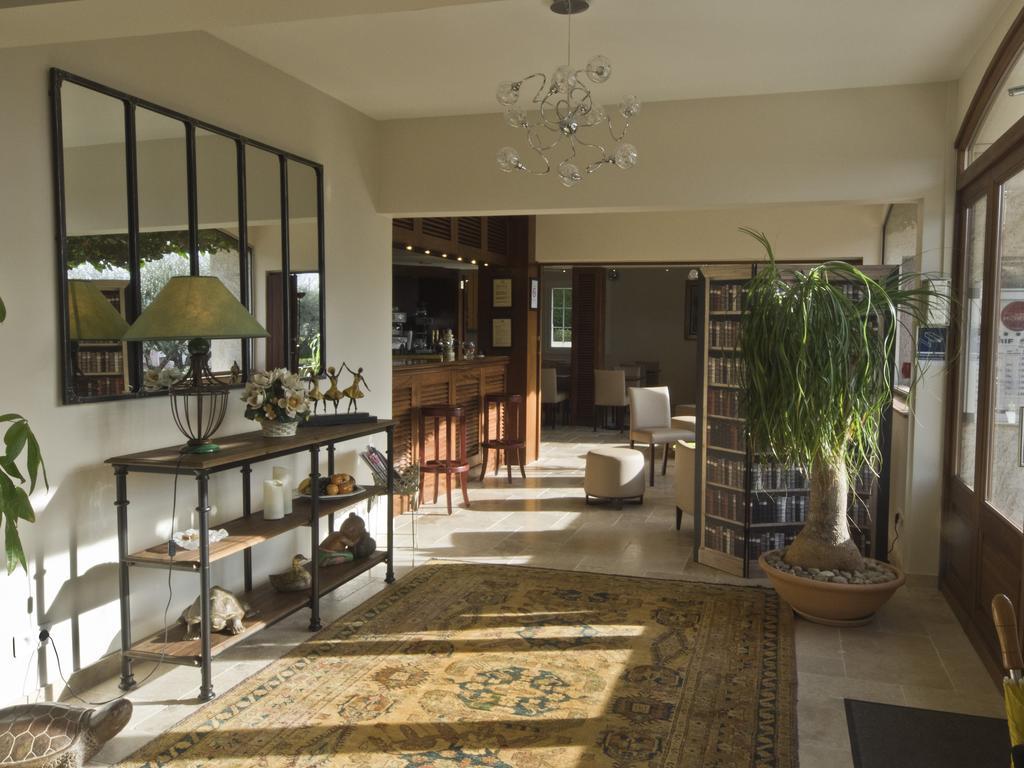 Hotel Les Oliviers Файенс Екстериор снимка